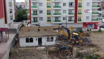 İpekyolu’ndaki metruk yapılar belediye ekipleri tarafından tek tek yıkılıyor