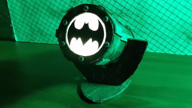 TUTORIAL. Como hacer una BATISEÑAL con MATERIALES RECICLABLES de forma SENCILLA y MUY ECONÓMICO