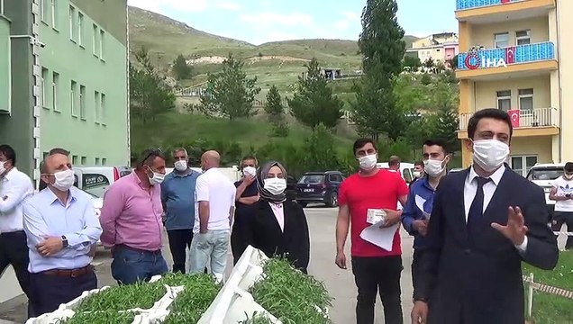 Bayburt'ta kadın çiftçilere 150 bin tarhun fidesi dağıtıldı