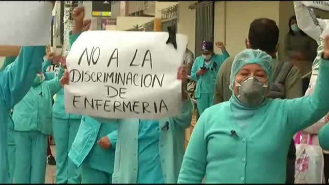 Protesta de los sanitarios peruanos por las condiciones en las que se enfrentan al coronavirus