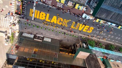 ‘Black Lives Matter’: El enorme mural que pintaron frente a la Torre Trump
