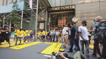 Nueva York pinta un mural de "Black Lives Matter" frente a la Torre Trump