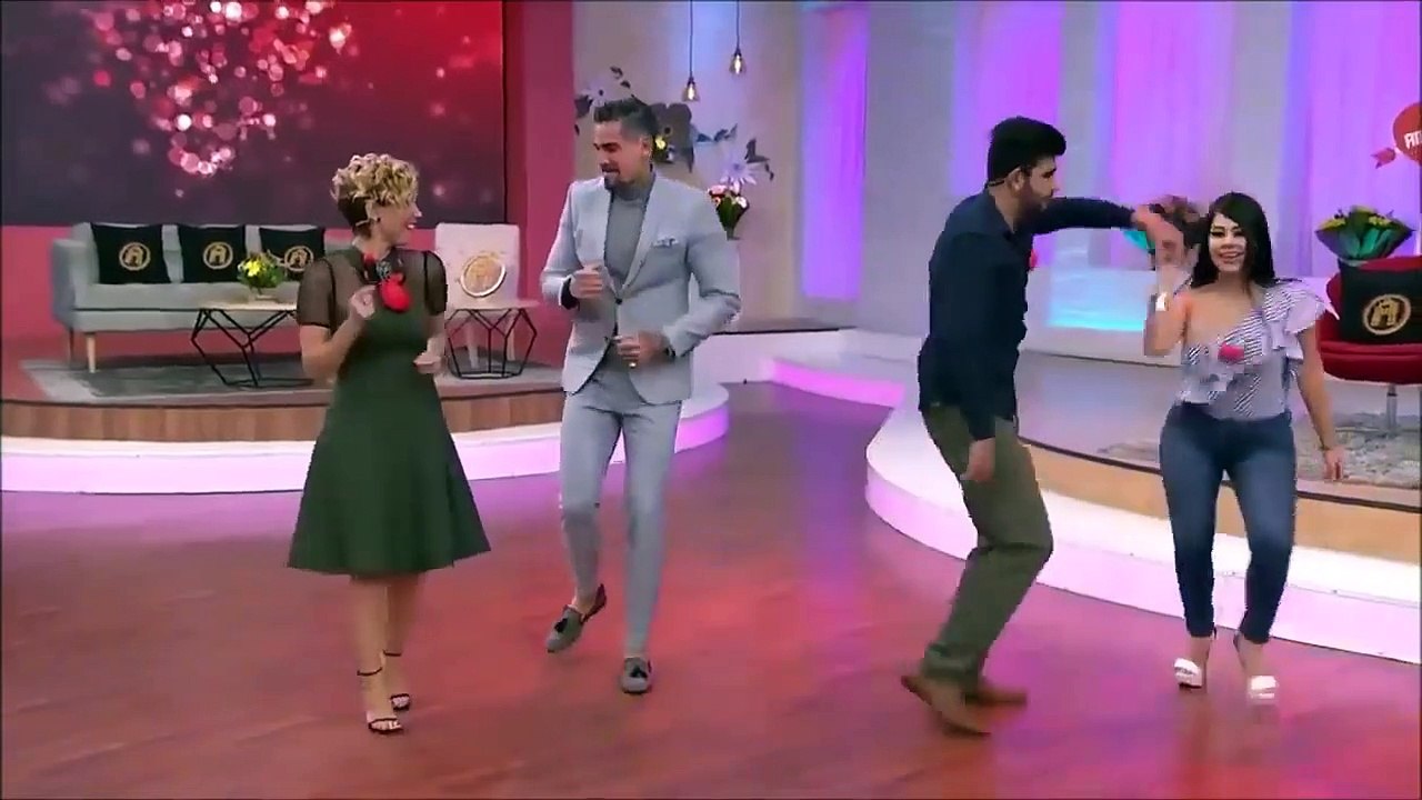 Latin kızları ateşliyor.