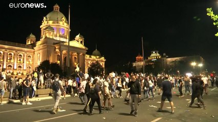 Visszavonulót fújt a szerb elnök