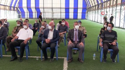 Halı sahada halk toplantısı