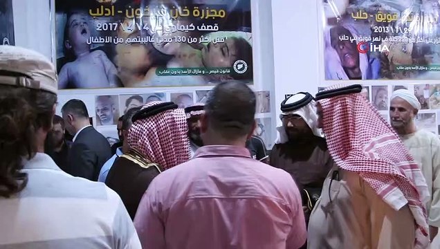 - Bu sergide hayatlarından umudu kestikleri yakınlarını arıyorlar - Suriye'de rejim cezaevlerinde sistematik bir şekilde işkenceyle öldürülen binlerce kişinin fotoğrafı İdlib’in Sarmada kentinde bulunan Kuzey Üniversitesinde sergilendi