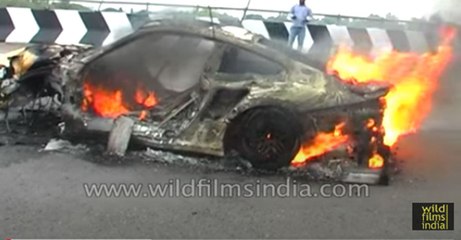 Porsche 911 Turbo crashes and catches fire in India