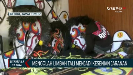 Mengubah Limbah Tali Plastik Menjadi Kesenian Jaranan