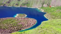 Nemrut Krater Gölü Muhteşem Manzarasıyla Görenleri Kendine Hayran Bırakıyor