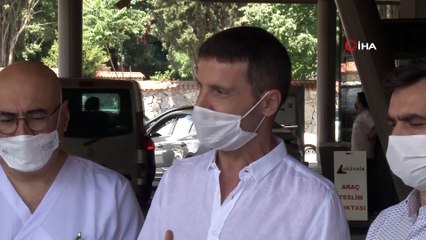 Ünlü Şarkıcı Sinan Özen: "Araftayız, Hüznü ve Sevinci Bir Arada Yaşıyoruz"-