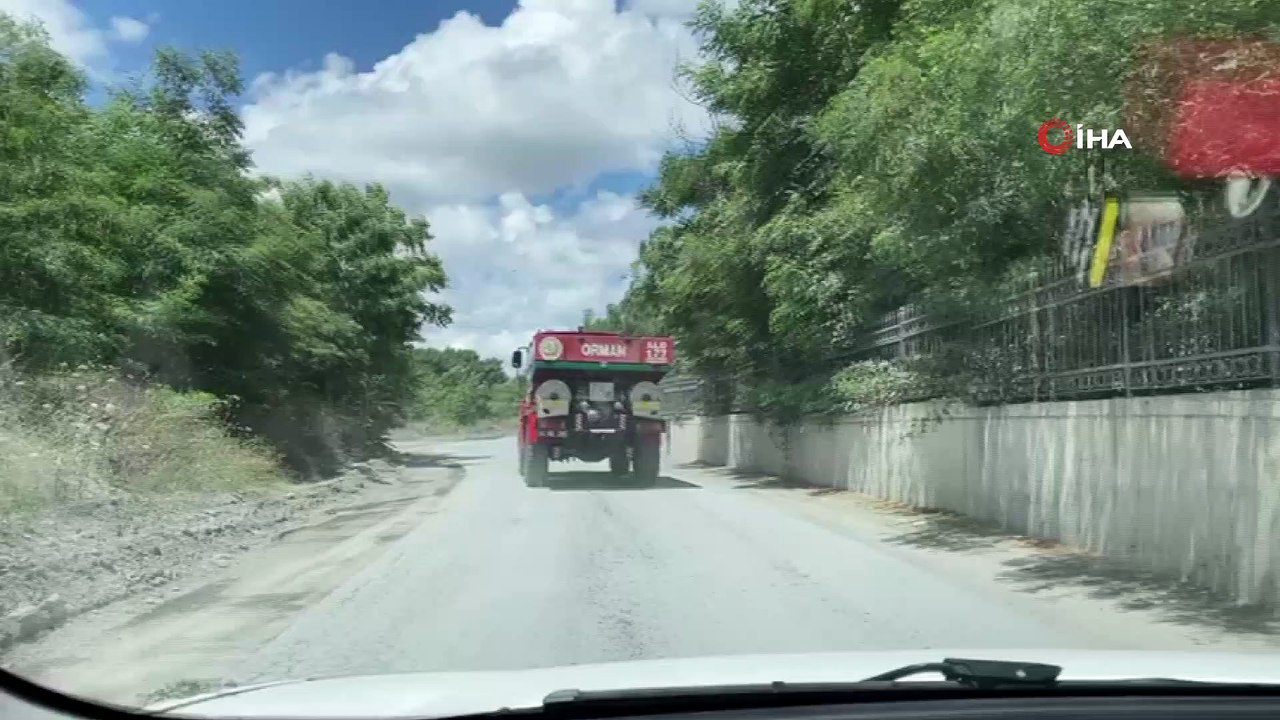 - Sarıyer'de ormanlık alanda yangın çıktı. Olay yerine çok sayıda itfaiye ekibi sevk edildi.
