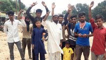 दिल्ली सहारनपुर हाईवे निर्माण कार्य रोकने से दुकानदारों ने किया प्रदर्शन
