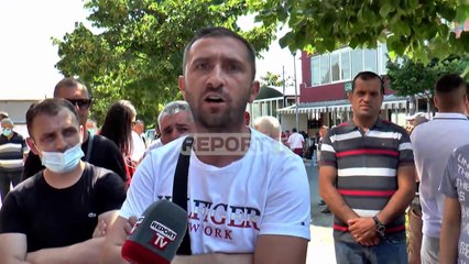 Vorë/ Gazetari: Pse s'mban maskë? Protestuesi: Do marr virusin t'ua hedh këtyre të Bashkisë