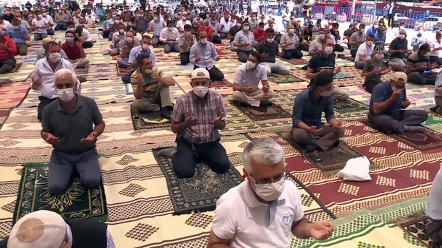 FETÖ'nün darbe girişiminin 4. yılında binlerce kişi Cumhuriyet Meydanı'nda toplandı - ERZİNCAN