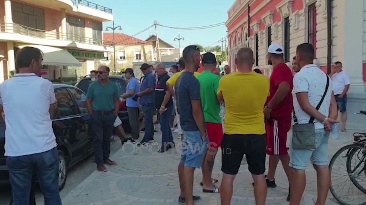 IKMT u lë afat deri të hënën për t'i shembur, b...