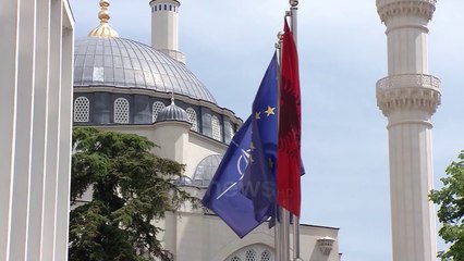 Ora News - Procesi "1 anëtar 1 votë", konservatorët britanikë përshëndesin PD: Model dhe për rajonin