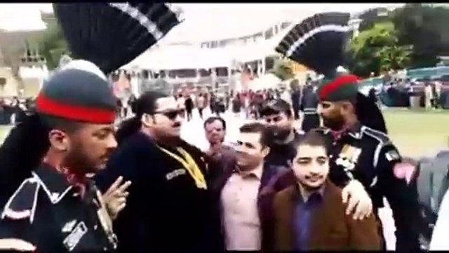 Khan Baba at Wagah Border Lahore _ Pakistani Hulk Visit Wagah Border