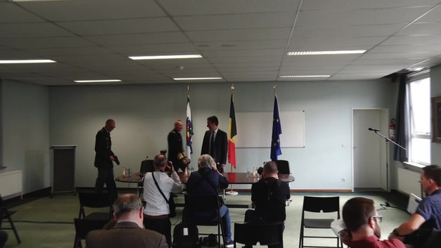 Présentation de l'amiral Michel Hofman, le nouveau patron de l'armée