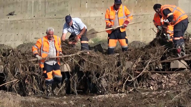 Van’da meydana gelen sel, tren yolu ve tarım arazilerine zarar verdi