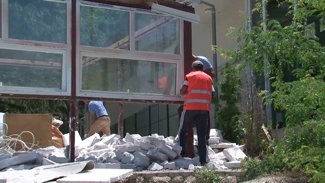 Охрид урива плажи, Струга се правда