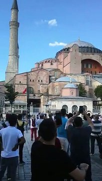 Ayasofya Camii'nde ilk ezan okundu