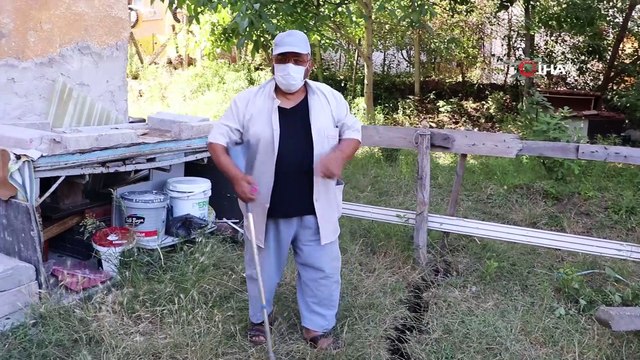 Temel kazısında toprak kaydı, apartman sakinleri tedirgin