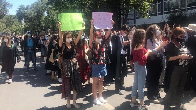 Baro başkanlarının 'çoklu baroya' karşı meclise dilekçe vermesi engellendi