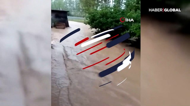 Sağanak yağış sele neden oldu...Ekili araziler zarar gördü