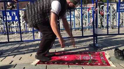 Karar sonrasında Ayasofya’da namaz kıldı