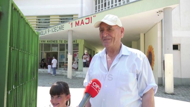 Ora News - Kur dhe si do të rinisë shkolla? Ministria e Arsimit ende pa strategji të qartë
