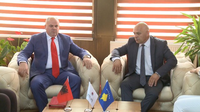 Kryetari i Kukësit Safet Gjici viziton Kryetarin Ardian Gjini-Lajme