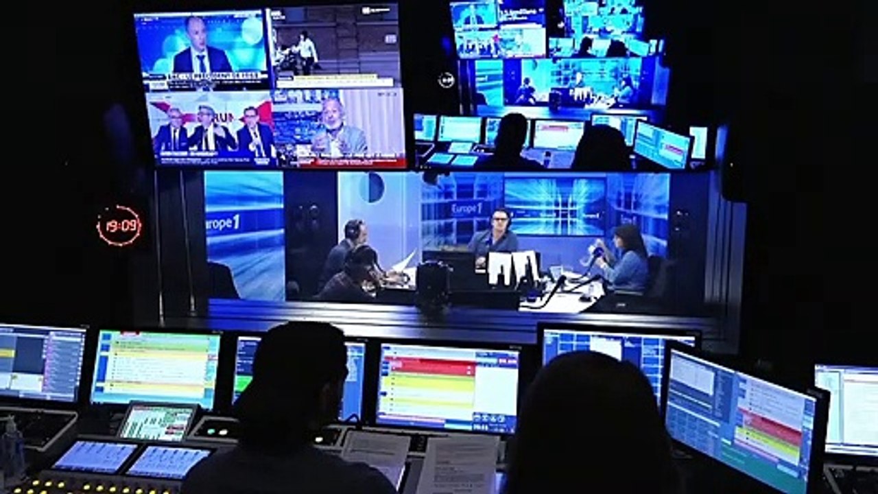 Des féministes dans la rue après les nominations de Darmanin et Dupond-Moretti