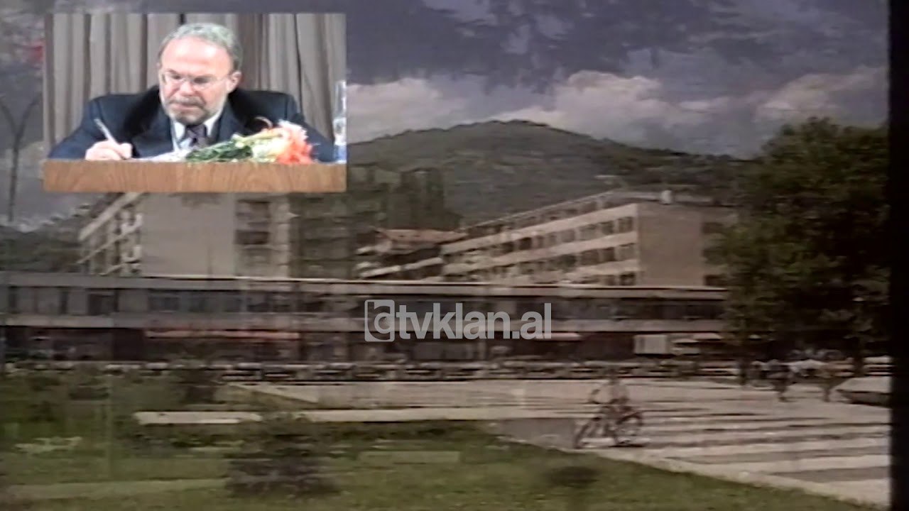 Fatos Nano merr pjese ne 3 vjetorin e krijimit te PD-se ne Maqedoni (6 Korrik 2000)