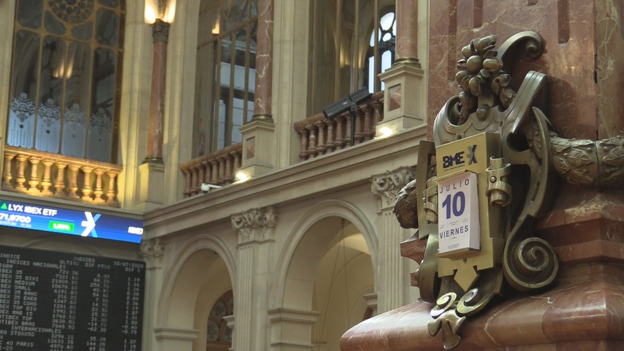 El Ibex 35 sube hoy un 1,16 % gracias al avance de la banca pero pierde un 1,1 % en la semana