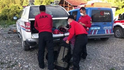 Kanyonda yaralanan dağcı, helikopterle alınarak hastaneye kaldırıldı