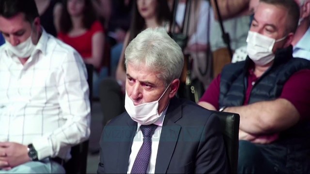 Ashpërsohet fushata në Maqedoninë e Veriut/ Akuza dhe fyerje mes politikanëve - Vizion Plus