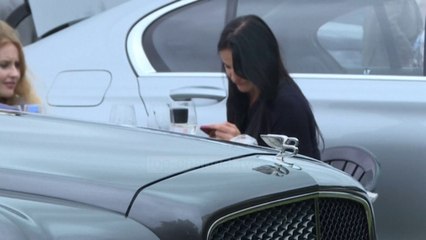 Top News - Londër, garat me kuaj/ Tifozët i ndjekin me stilin drive-in: Pa koment