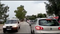 Shiu largon pushuesit nga plazhi, radhë të gjata trafiku në Vlorë