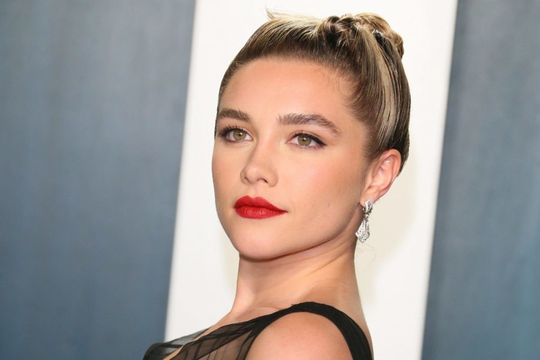 Florence Pugh Says All the Criticism on Her Relationship With Zach Braff Is Belittling to