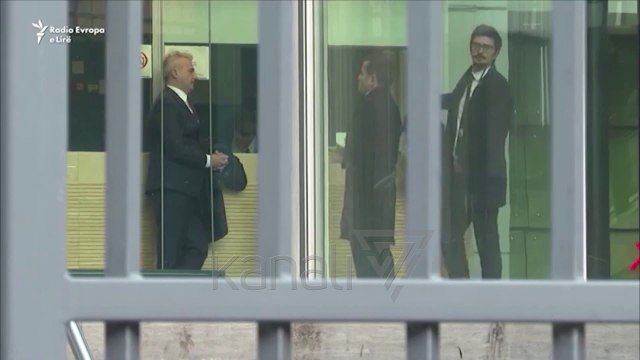 THAÇI TE HENEN NE HAGE, DO TE MERRET NE PYETJE NGA PROKURORIA SPECIALE - News, Lajme - Kanali 7