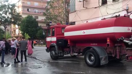 Loja me shkrepëse rrezikon familjen, shmanget tragjedia në një pallat në lagjen 16 në Korçë