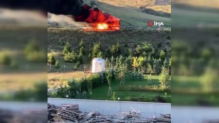 Ankara'da servis minibüsü seyir halinde alev aldı