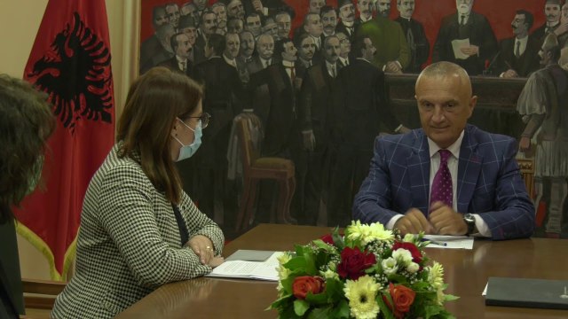 Report TV -Rritja e rasteve me COVID-19/ Meta takim me Manastirliun: Jetike rritja e transparencës