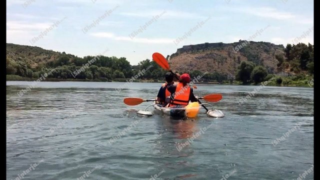 REPORTAZH/Me kanoe në liqenin e Shkodrës dhe lumin Buna! Report Tv sjell bukuritë e natyrës