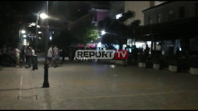 Policia në Berat aksion për mbylljen e bareve dhe restoranteve pas orës 23:00, tension me policinë