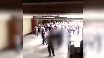 Policia greke arreston dhe keqtrajton emigrantin shqiptar jashtë konsullatës së Selanikut