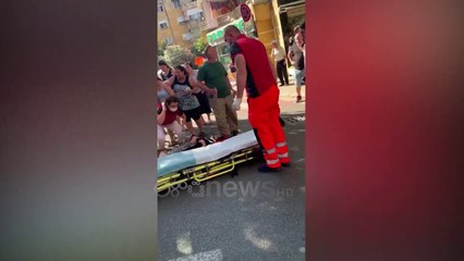 Ora News - Aksident në zonën e Xhamllikut, automjeti përplas keqazi një kalimtare