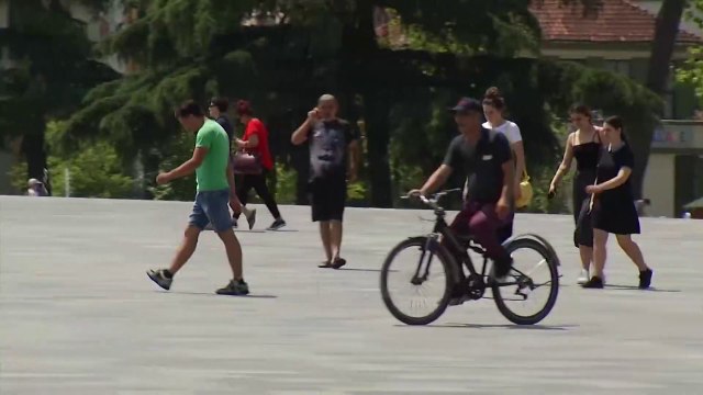 Ora News - Covid-19 sërish me shifra të larta, 90 raste të reja, 2 humbje jete dhe 81 në spital