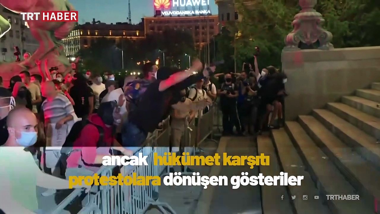 Sırbistan geneline yayılan hükümet karşıtı gösteriler sürüyor