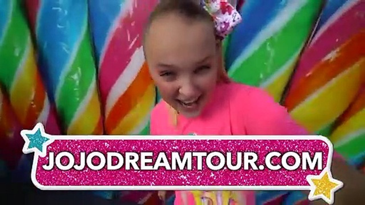 I FOUND A JOJO SIWA STORE!!!
